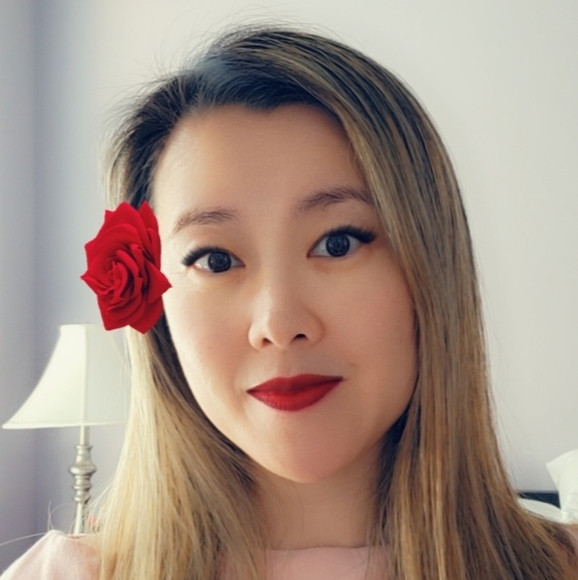 Meet your Posher, Janet - Picture 1 of 4